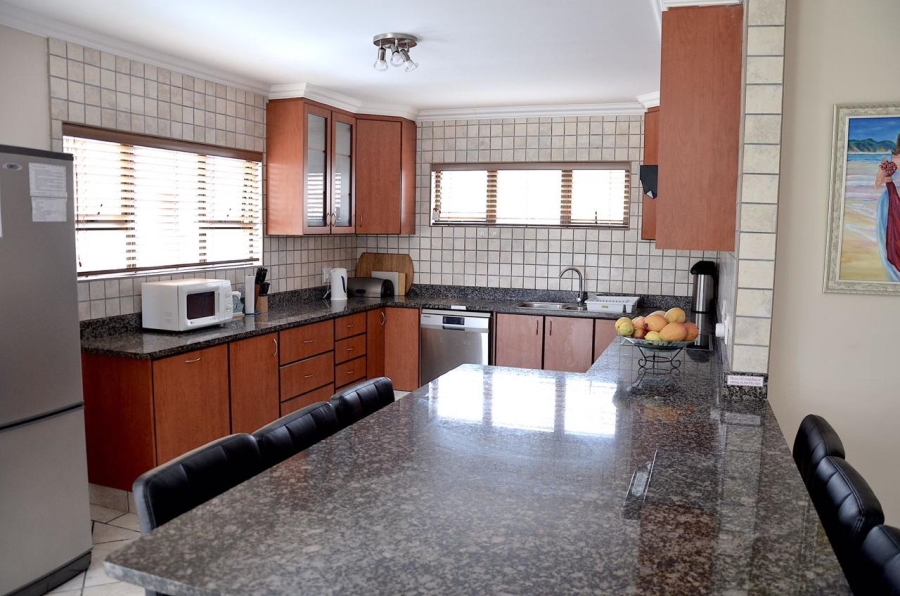 6 Bedroom Property for Sale in Hartenbos Central Western Cape